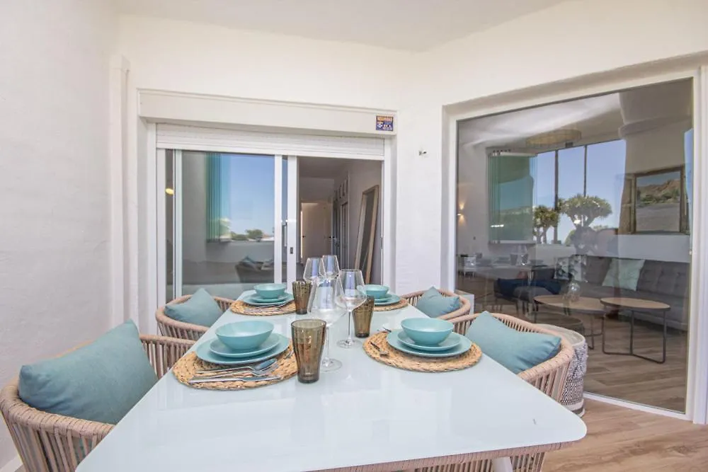 Wonderful 2 Bed Apartment With Stunning Sea Views Sitio de Calahonda
